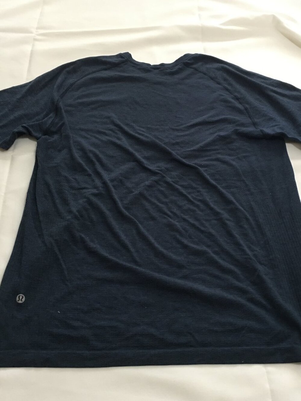 Lululemon Shirt Men's Medium Short Sleeve Active Performance Causal Top